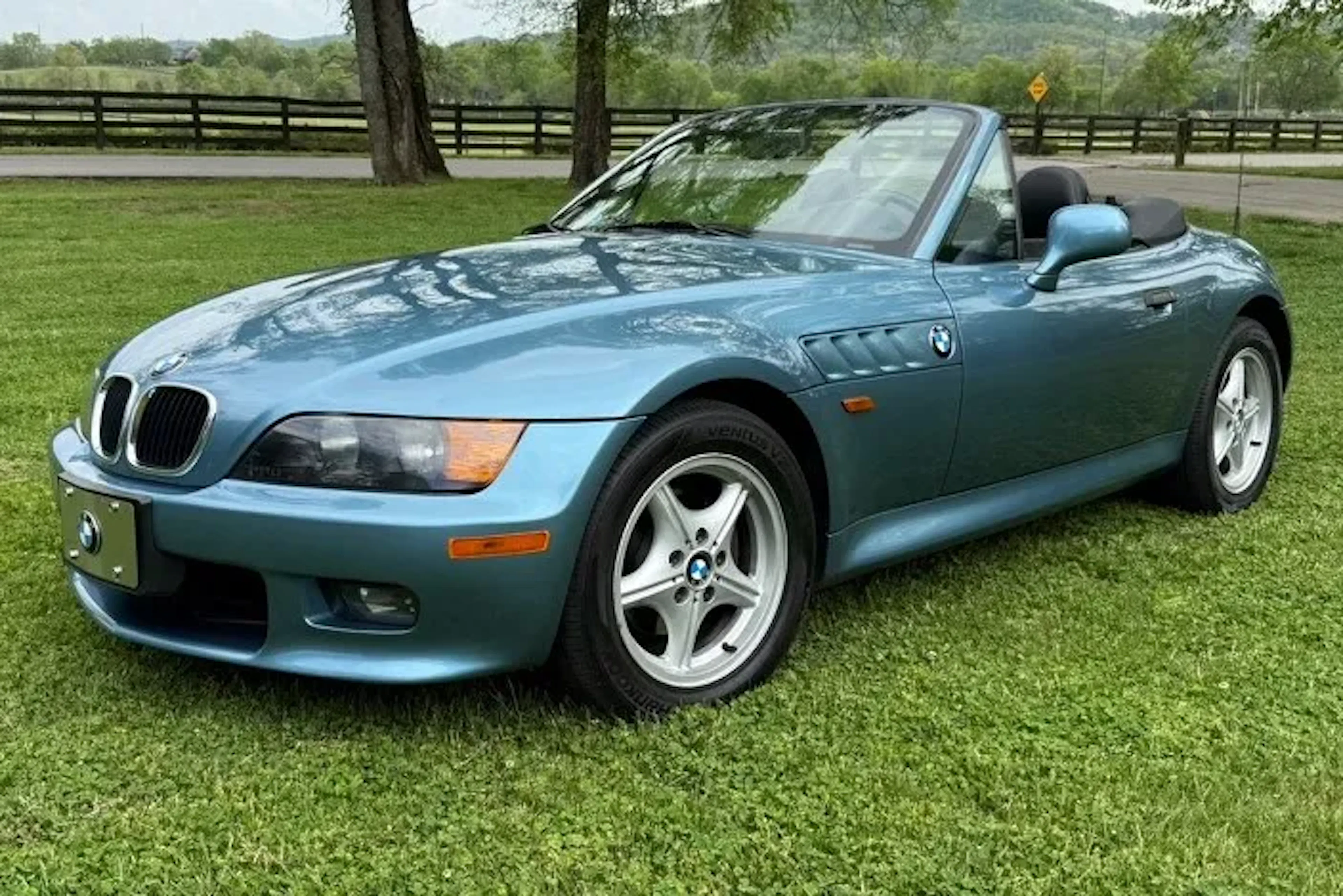 1996 BMW Z3 VIN 4USCH7323TLB74561 | Hagerty Valuation Tools®